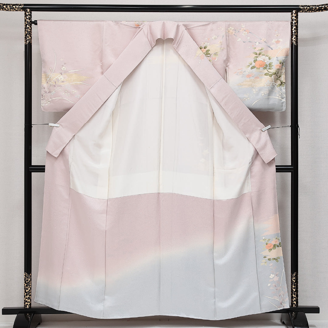 訪問着 袷 身丈160cm 裄丈67cm Sランク 正絹 広衿 Lサイズ 一つ紋(向かい蝶) セミフォーマル 蘇州刺繍 金彩 吉祥文様 上品 華やか ピンク系 紫系 1212-14247