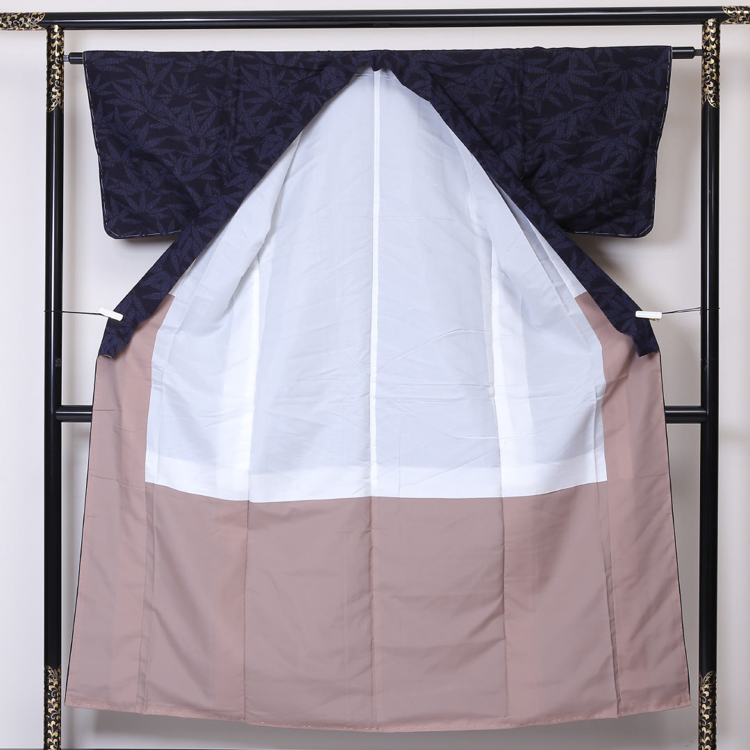 真綿紬 袷 身丈153cm 裄丈62cm 正絹 Sランク カジュアル バチ衿 Sサイズ 笹 紺系 RP 1223-03284