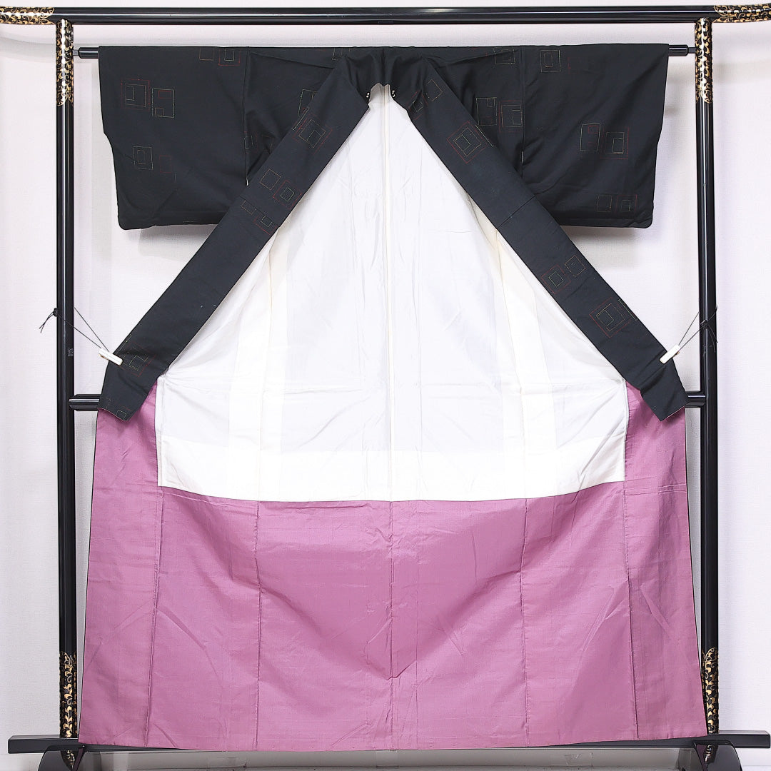 紬 袷 身丈162cm 裄丈61cm 正絹 Cランク カジュアル 広衿 Lサイズ 幾何学柄 黒系 HP 1223-10922