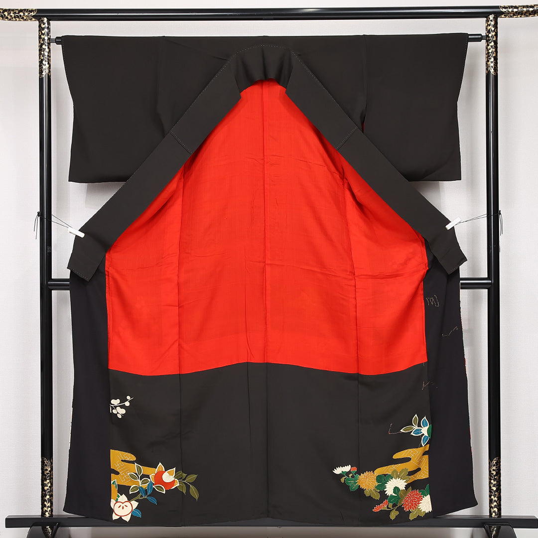 アンティーク 黒留袖 五つ紋 蔦 身丈159cm 裄丈63cm Aランク 正絹 広衿 M 金駒刺繍 吉祥文様 梅 古典的 華やか 黒系 1211-F0532