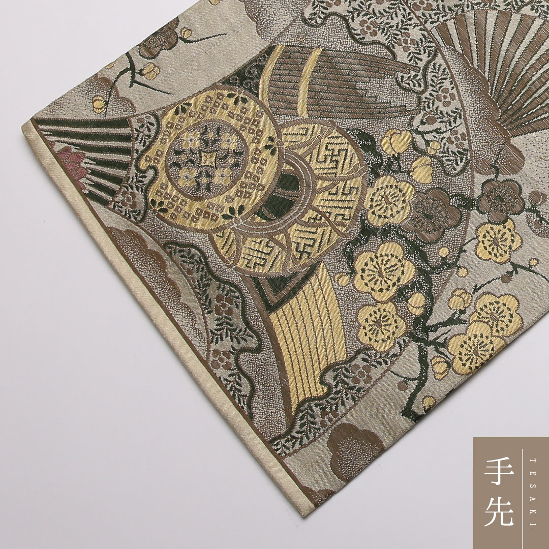 アンティーク 丸帯 帯丈394cm 正絹 全通 扇面文 鼓 雲取り 菊 グレー系 クリーム系 1242-01366