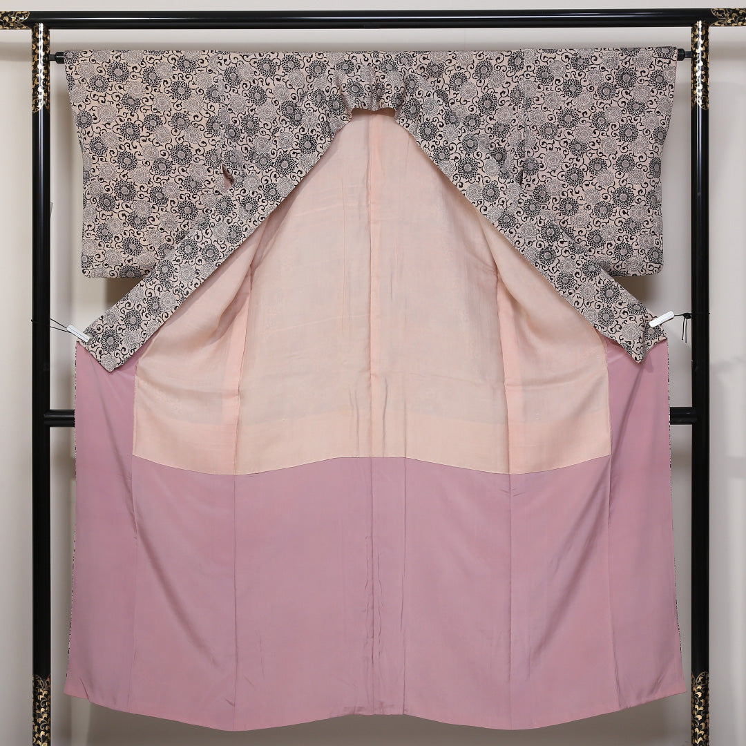 アンティーク 小紋 袷 身丈149cm 裄64.5cm ベージュ系 菊 唐草 正絹 Bランク 1215-01676-4125