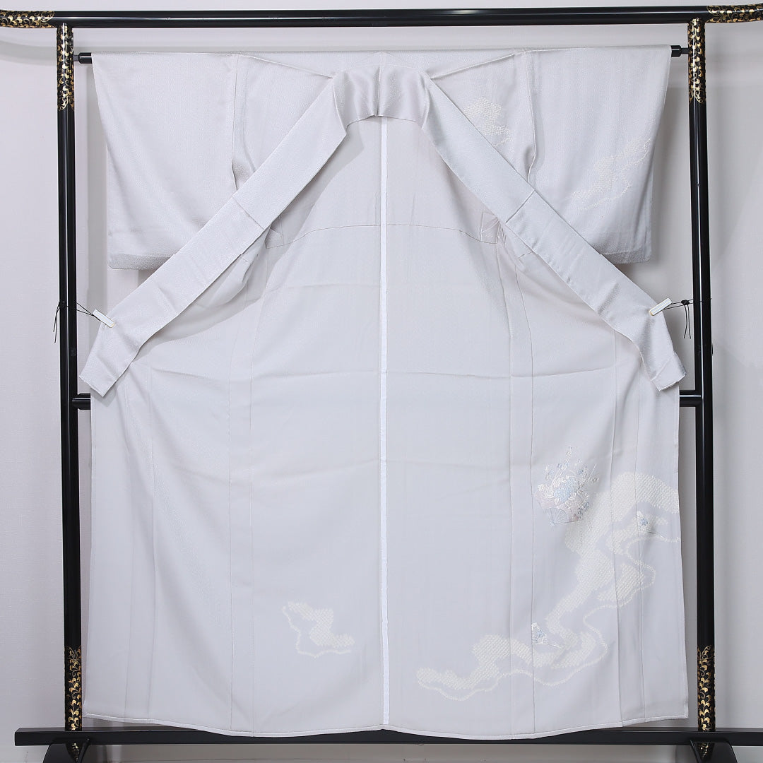 訪問着 身丈159cm 裄丈63cm Bランク M 正絹 単衣 広衿 一つ紋 梅鉢 蘇州刺繍 扇 菊 牡丹 部分絞り フォーマル グレー系 1212-12236