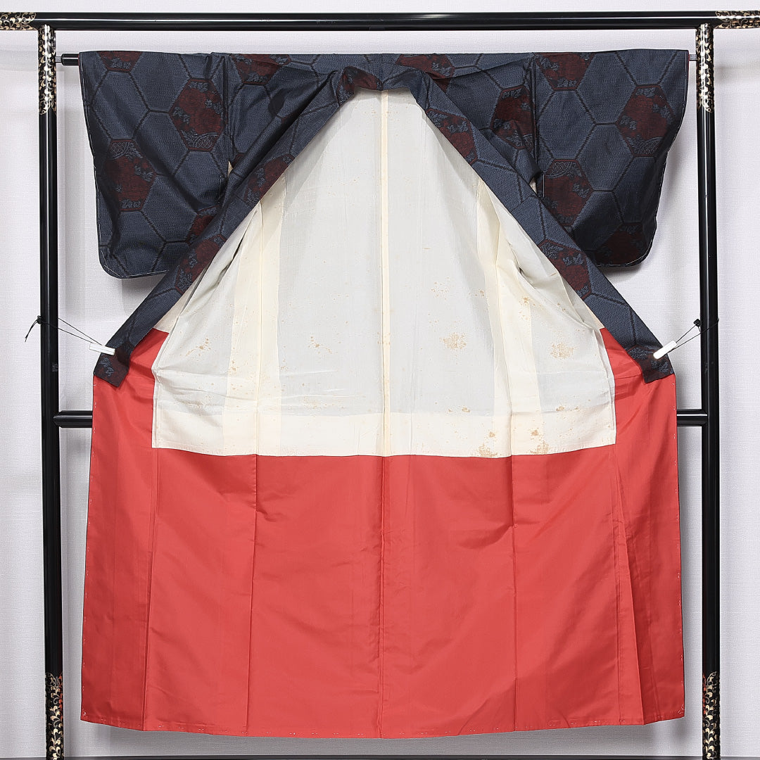 大島紬 袷 身丈152cm 裄丈63cm 正絹 Aランク インフォーマル バチ衿 Sサイズ 亀甲 牡丹 紺系 RP 1223-11292