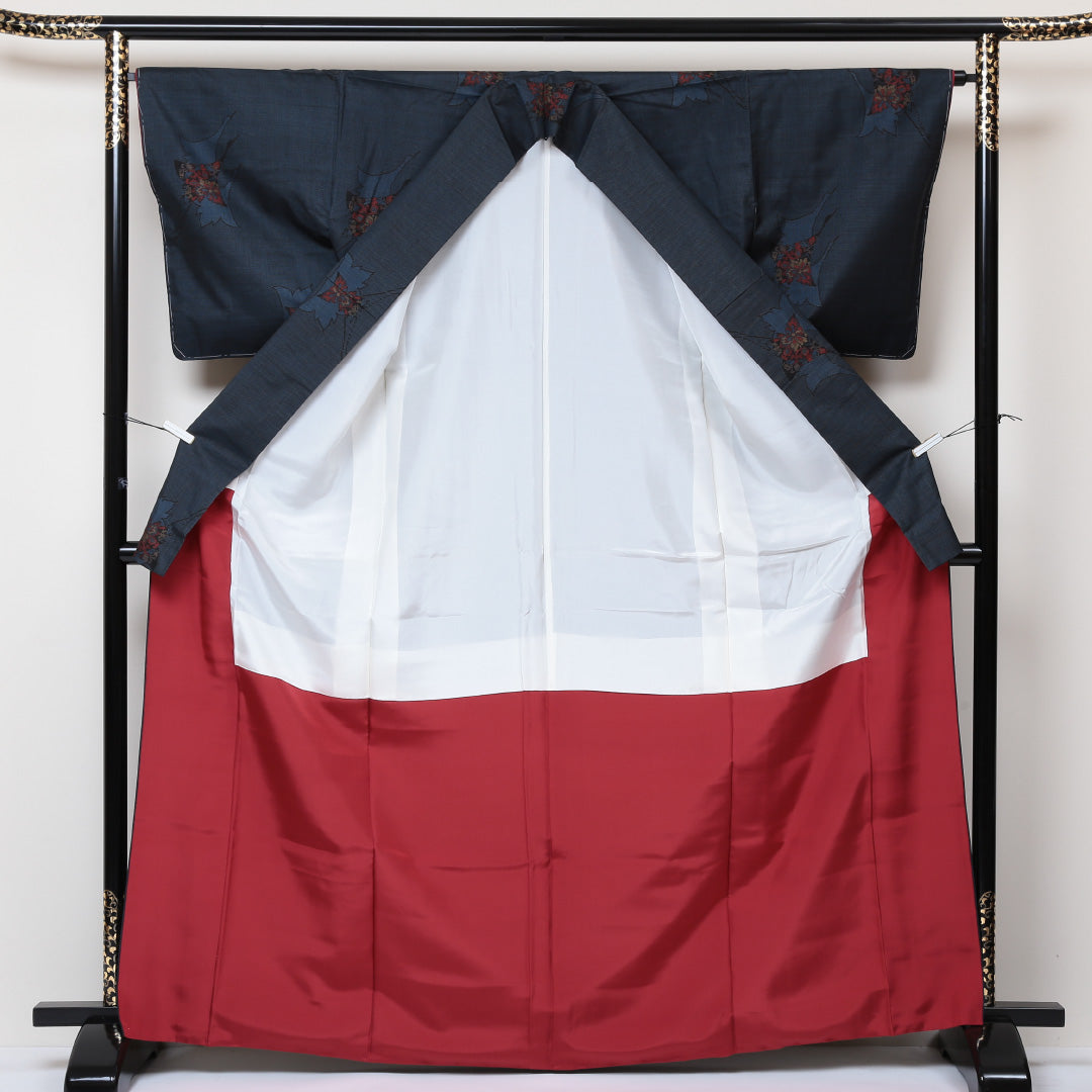 未使用品 紬(大島紬) 袷 身丈168cm 裄丈65cm 正絹 Sランク XLサイズ 広衿 インフォーマル 経緯絣 鶴 しつけ糸 紺系 1216-02983