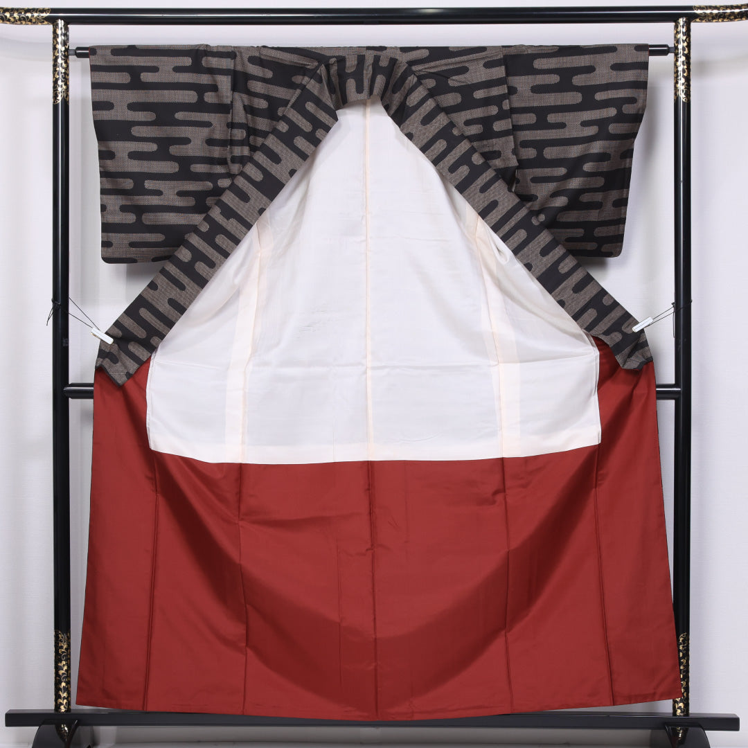 大島紬 袷 身丈158cm 裄丈63cm 正絹 Bランク インフォーマル 広衿 Mサイズ エ霞 黒系 RP 1223-11473