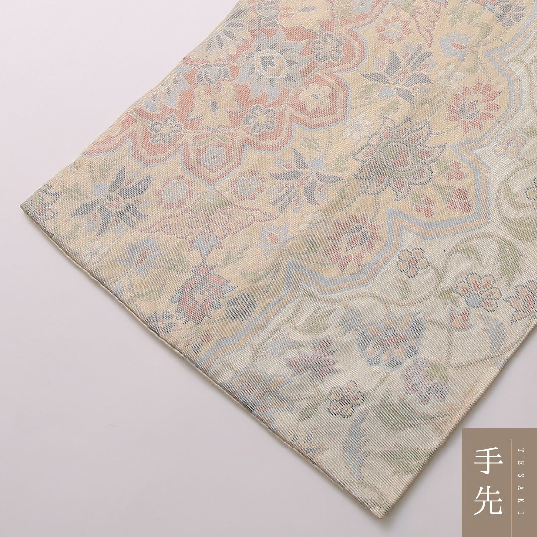 袋帯 帯丈438cm 正絹 六通 帯芯なし フォーマル 佐賀錦 宝相華 クリーム系 1243-01651