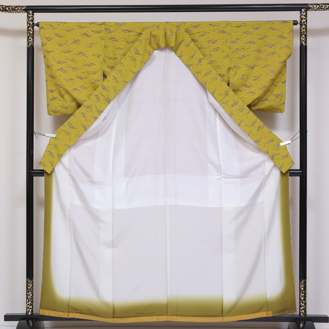 小紋 袷 身丈161cm 裄65cm 黄系 山 モダン 正絹 Aランク 1215-01803-3423