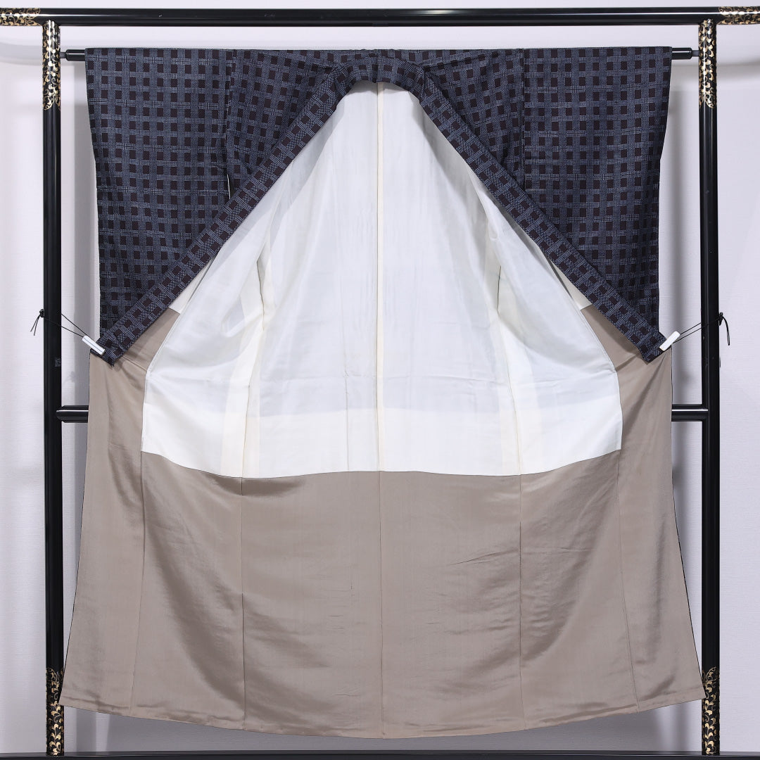 アンティーク 紬 袷 身丈154cm 裄丈62cm 正絹 Aランク バチ衿 Sサイズ 格子 紺系 M4 1223-11606
