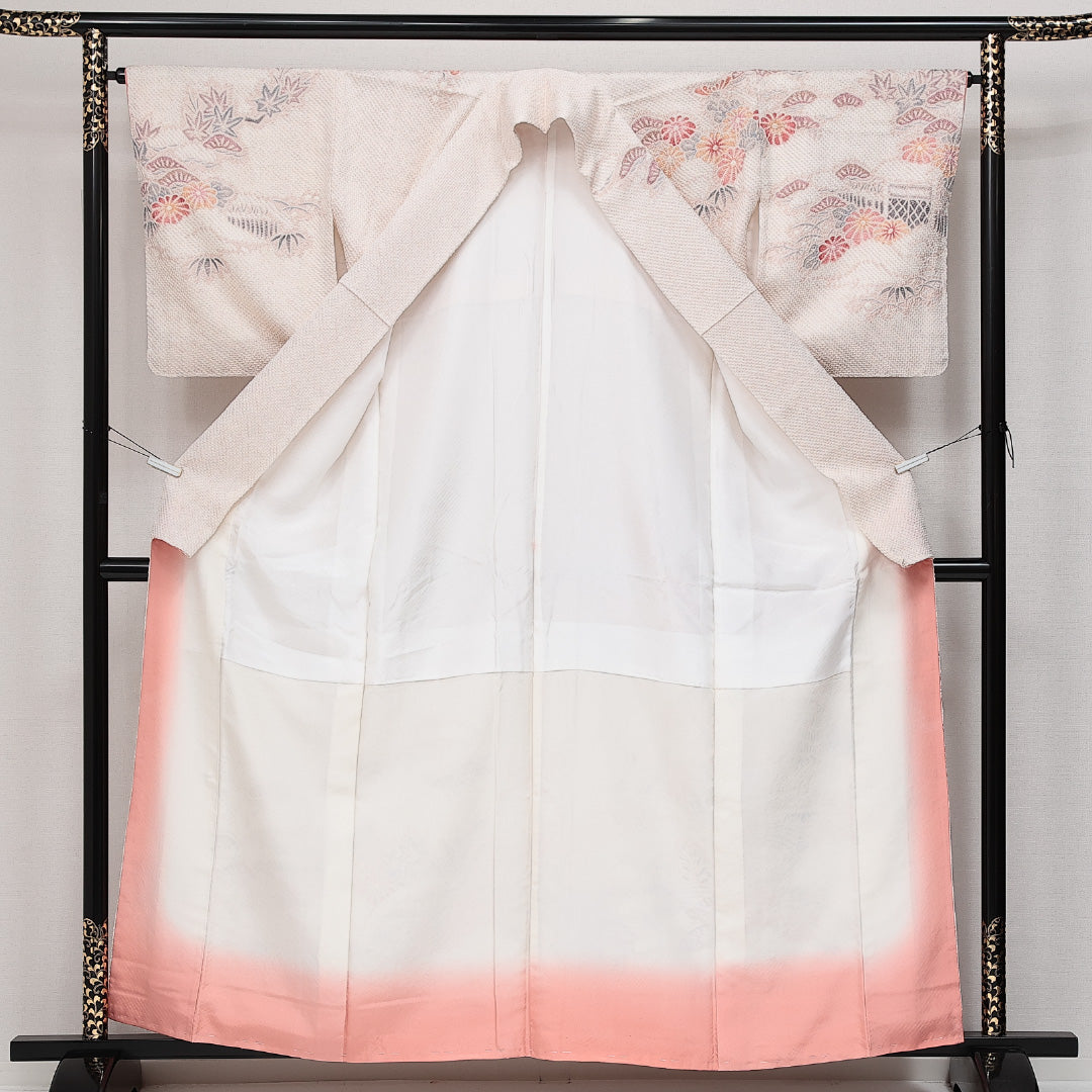 未使用品 訪問着 袷 総絞り 身丈159cm 裄丈62cm Sランク 正絹 広衿 Mサイズ セミフォーマル しつけ糸 吉祥文様 華やか 重厚感 白系 ピンク系 1212-14249
