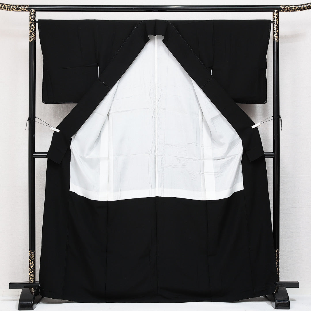 未使用品 黒紋付 五つ紋 丸に橘 身丈168cm 裄丈65cm Nランク 正絹 袷 広衿 XL しつけ糸 フォーマル 上品 厳か 黒系 1299-F0626
