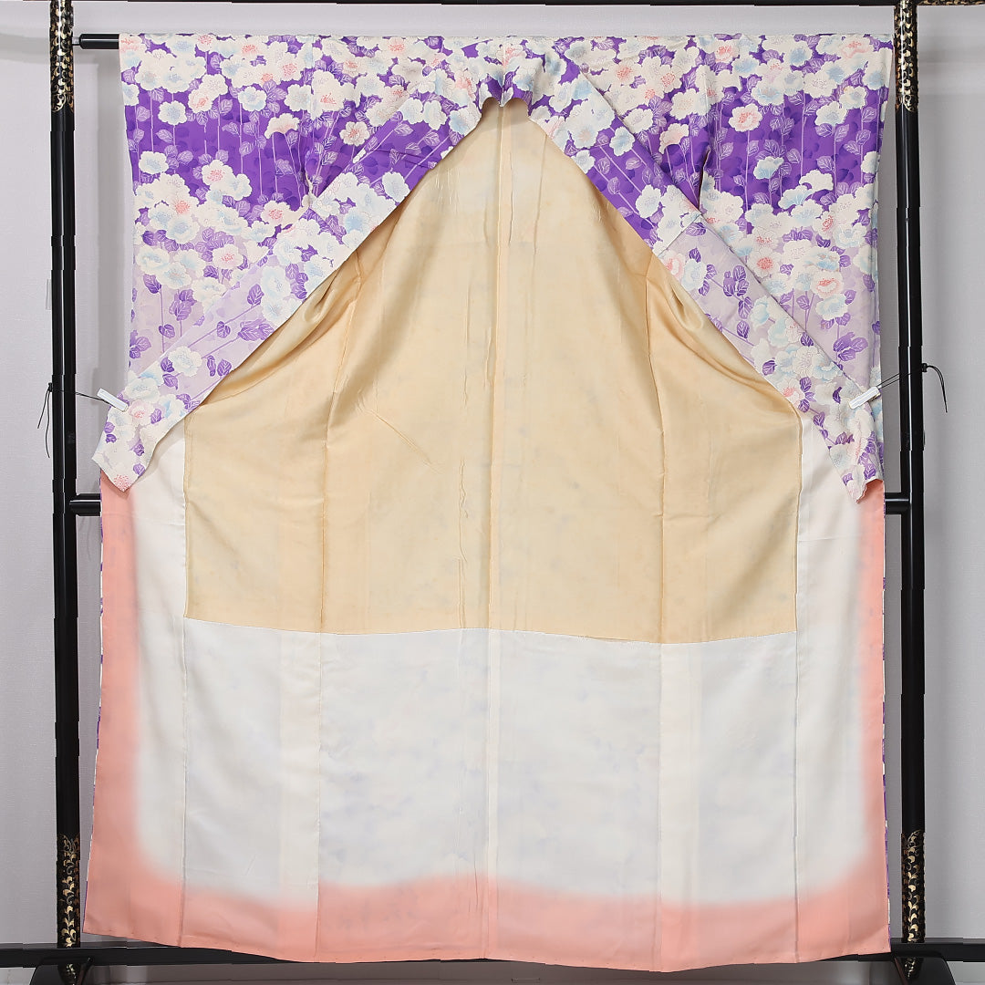 振袖 身丈160cm 裄丈63.5cm Cランク 正絹 袷 広衿 L 銀駒刺繍 牡丹 フォーマル 独創的 華やか 紫系 1213-F0481