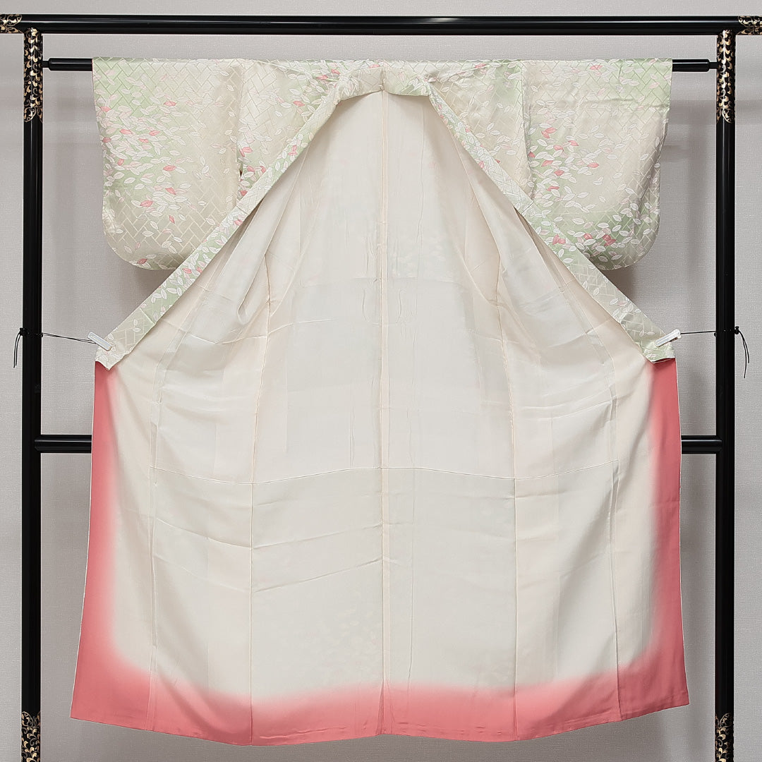 小紋 袷 身丈143cm 裄丈57cm 正絹 Sランク 紋意匠 (紗綾型) インフォーマル バチ衿 XSサイズ 植物柄 白系 RP 1221-14329