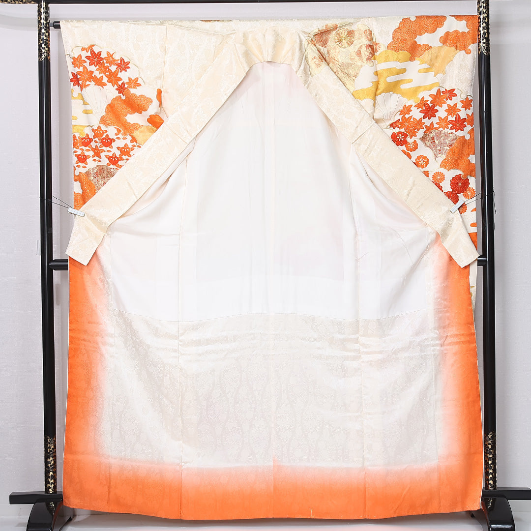 振袖 身丈165cm 裄丈64.5cm Bランク 袷 正絹 S 広衿 刺繍 金駒刺繍 エ霞 吉祥文様 古典柄 雪輪 菊 紅葉 楓 花柄 金襴 橘 クリーム系 1213-F0439