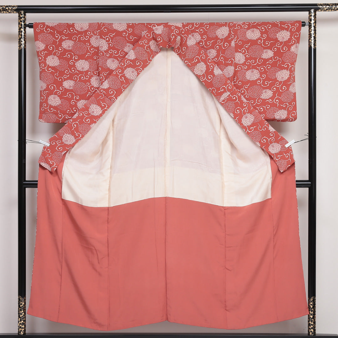 小紋 袷 身丈153cm 裄丈63cm 正絹 Sランク Sサイズ 広衿 インフォーマル ちりめん 唐草 菊 朱系 1215-01729