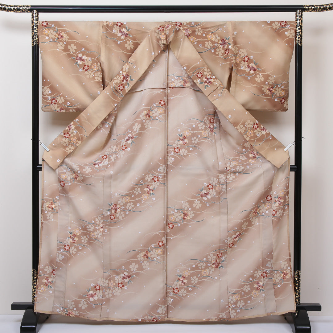 小紋 洗える着物 単衣 身丈164cm 裄丈66cm ポリエステル Aランク Lサイズ 広衿 インフォーマル 芝草 桜 茶系 1215-01188