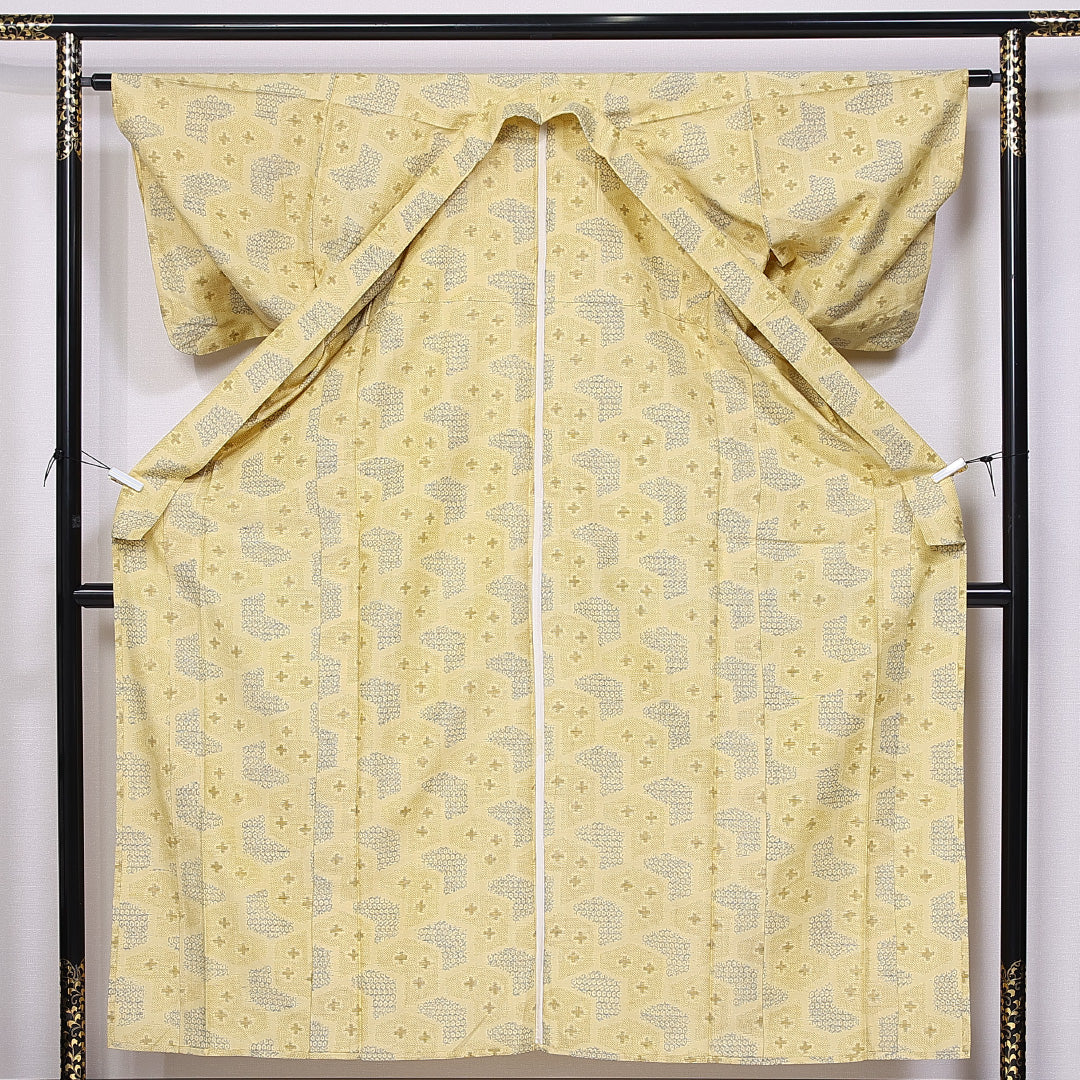 真綿紬 単衣 身丈157cm 裄丈62cm 正絹 Aランク カジュアル バチ衿 Mサイズ 亀甲 黄系 RP 1223-11367