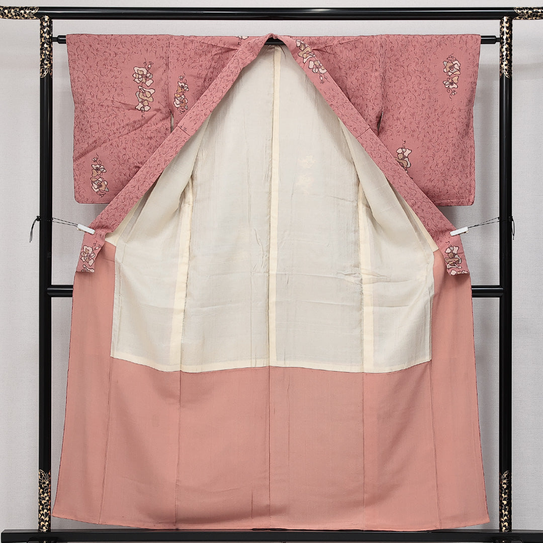 お召 袷 身丈157cm 裄丈60cm 正絹 Sランク インフォーマル バチ衿 Mサイズ 唐草 花柄 ピンク系 RP 1222-14296
