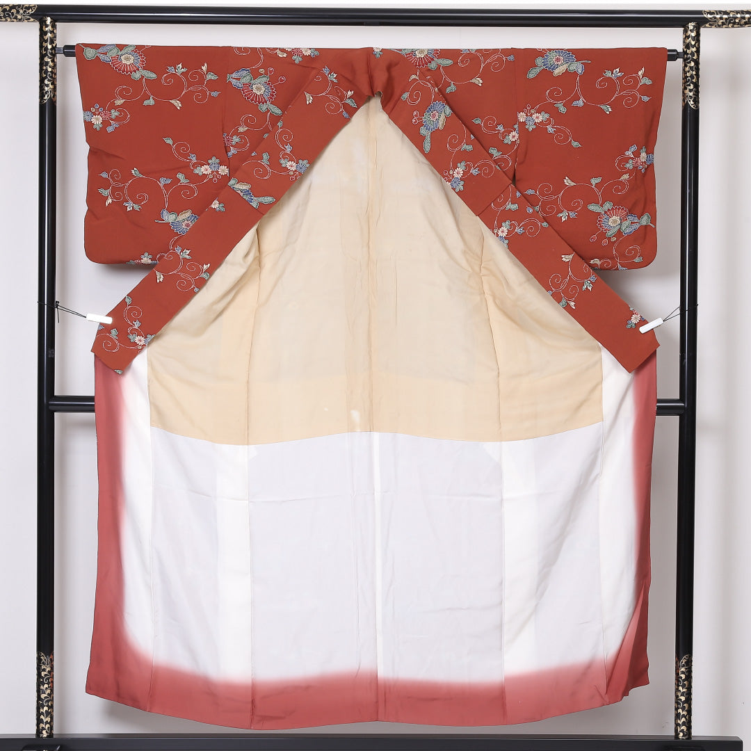 小紋 袷 身丈154cm 裄丈63cm 正絹 Bランク Sサイズ 広衿 インフォーマル ちりめん 唐菊 牡丹 朱系 1215-01894