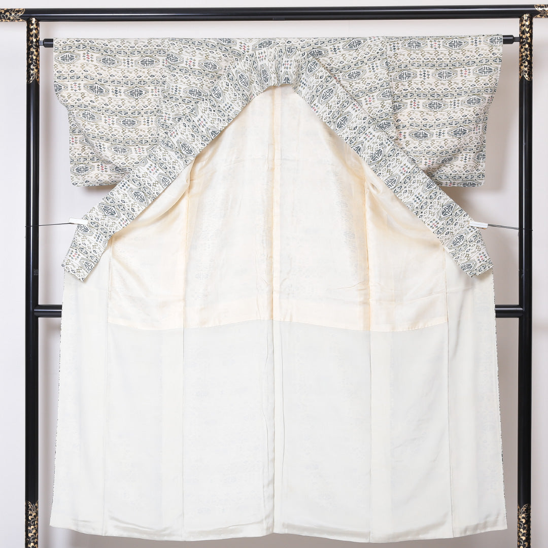 小紋 袷 身丈150cm 裄丈63cm 正絹 Sランク Sサイズ 広衿 インフォーマル ちりめん 幾何学柄 白系 1215-01853