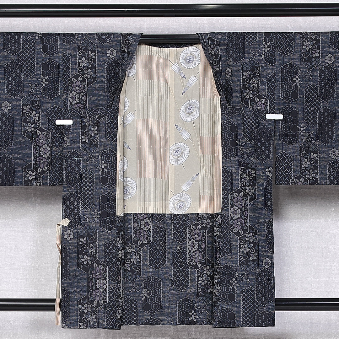 道行コート 身丈86cm 裄丈63.5cm S 正絹 Sランク 袷 紬 ポケットあり 亀甲 1263-10738