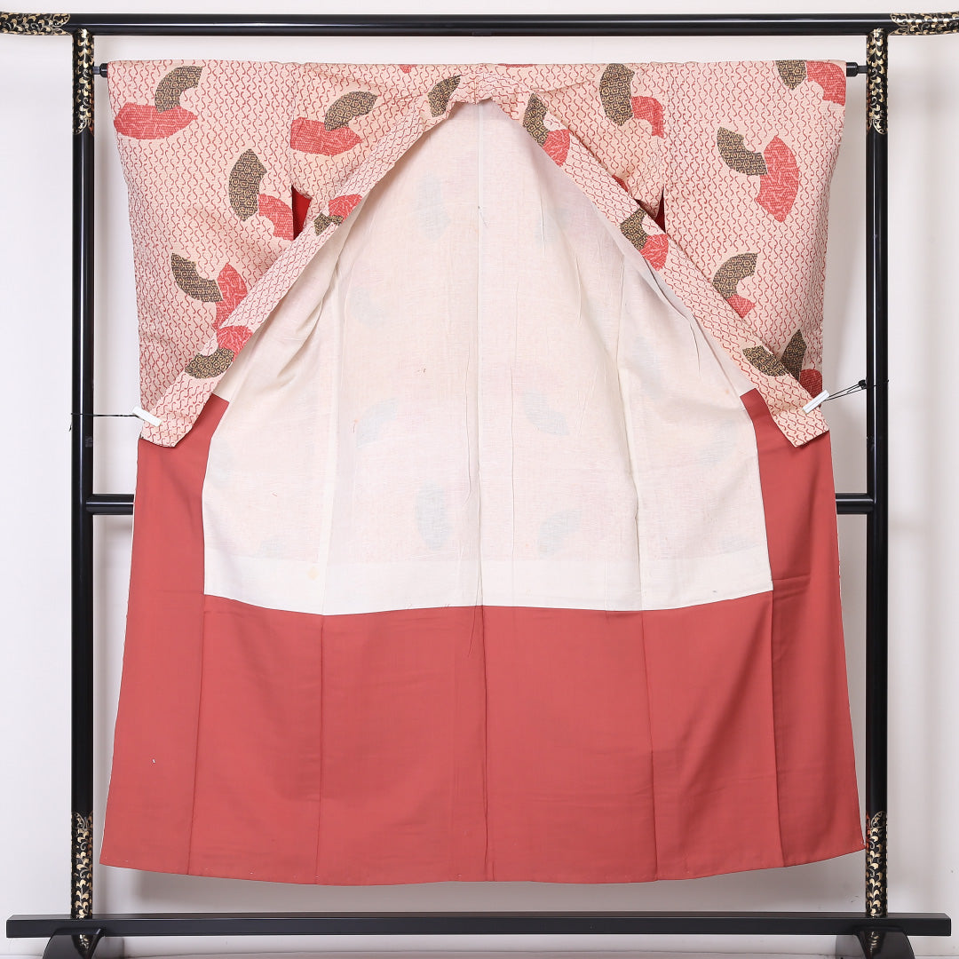 紬 袷 身丈152cm 裄丈65cm 正絹 Aランク Sサイズ バチ衿 カジュアル 扇 朱系 1216-03329