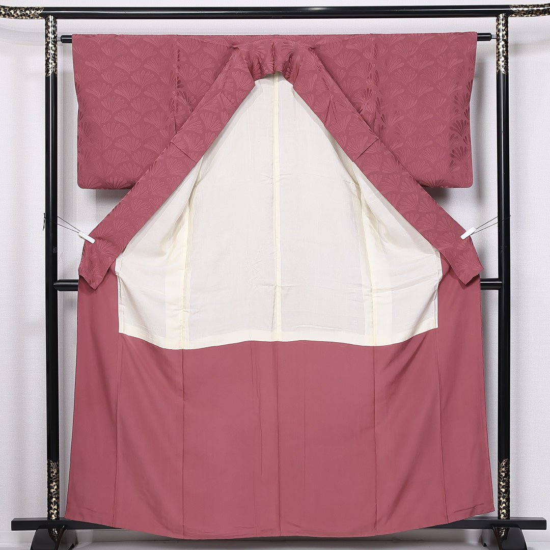 色無地 袷 身丈162cm 裄丈62cm 正絹 Aランク 一つ紋 (武田菱) 紋意匠 (菊) セミフォーマル 広衿 Lサイズ 織り出し 無地 ピンク系 RP 1219-11193