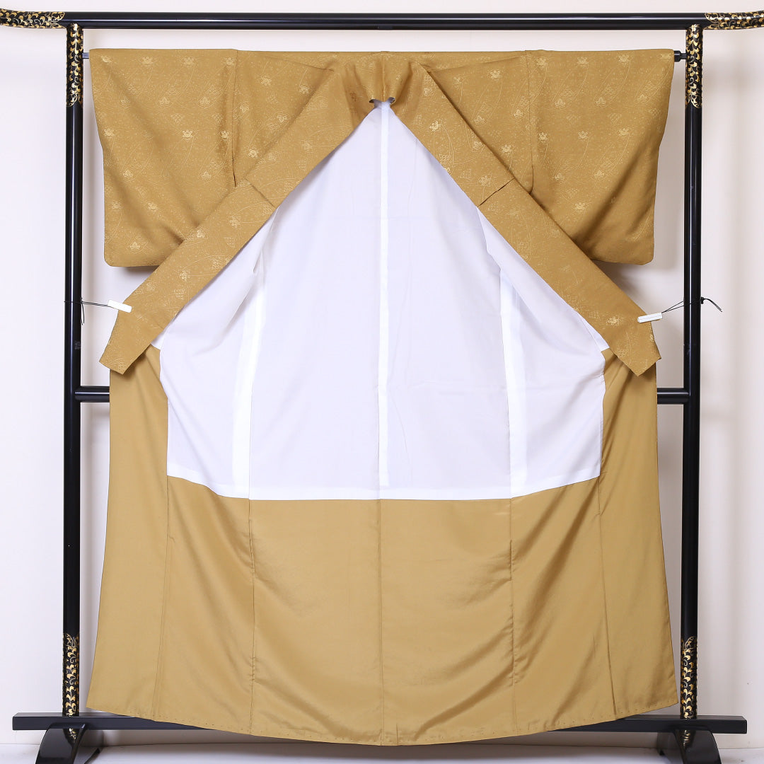 色無地 洗える着物 袷 身丈162cm 裄丈66cm ポリエステル Sランク Lサイズ 広衿 インフォーマル 紋意匠 吉祥文様 黄系 1214-05209