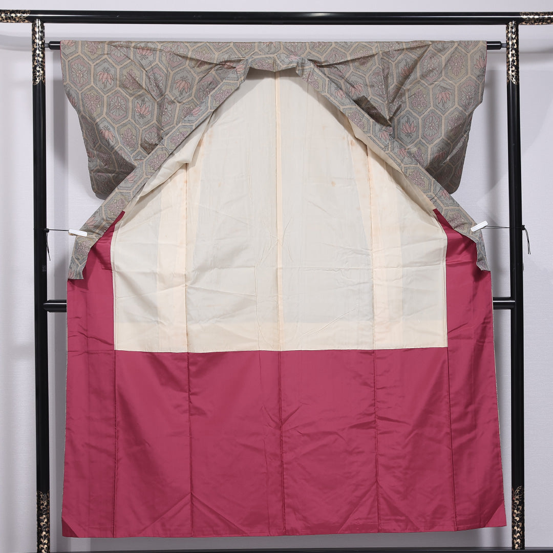 紬 袷 身丈154cm 裄丈62cm 正絹 Aランク カジュアル バチ衿 Sサイズ 亀甲 グレー系 HP 1223-11856