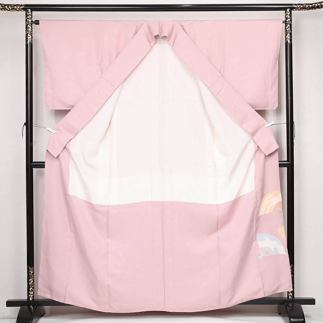 色留袖 三つ紋 違い鷹の羽 身丈162cm 裄丈65cm Aランク 正絹 袷 広衿 L 落款 しつけ糸 吉祥文様 扇 セミフォーマル ピンク系 1211-F0518