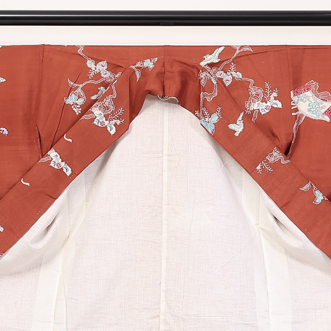 アンティーク 小紋 袷 身丈146cm 裄62cm 正絹 鳥 絵巻 朱系 ちりめん Cランク 1215-02307