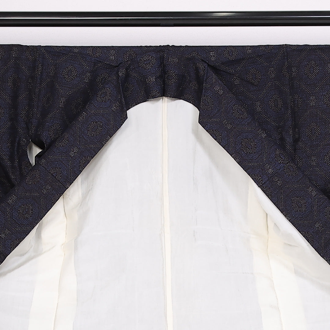 未使用品 紬 身丈158cm 裄丈63cm Sランク 袷 正絹 広衿 蜀江 しつけ糸 1216-10088
