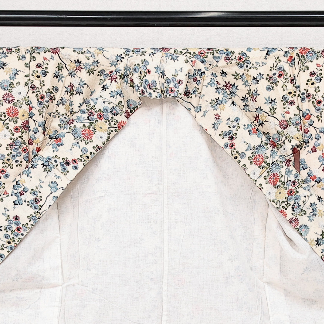 紬 袷 身丈146cm 裄丈63cm 正絹 Aランク カジュアル 広衿 XSサイズ 染め紬 菊 紅葉 クリーム系 RP 1223-14604