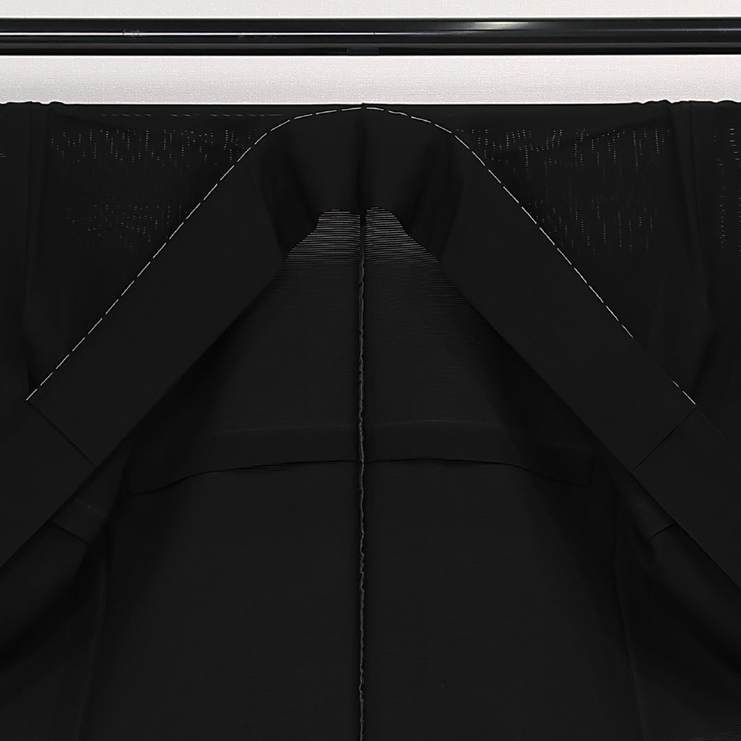 未使用品 黒紋付 五つ紋 扇に井桁 身丈162cm 裄丈65.5cm Nランク ポリエステル 洗える着物 夏物 広衿 L しつけ糸 フォーマル 黒系 1299-F0552