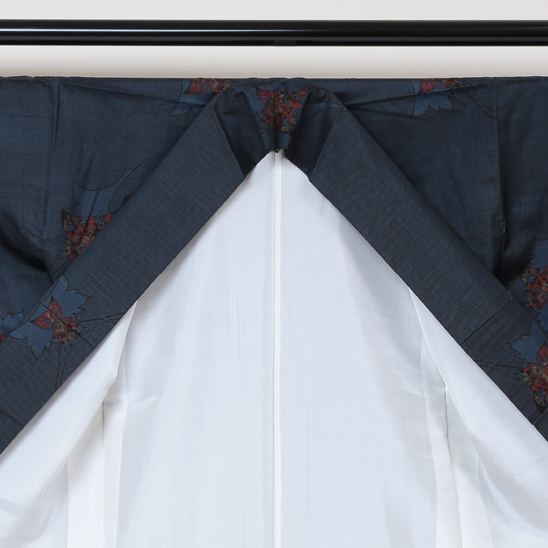 未使用品 紬(大島紬) 袷 身丈168cm 裄丈65cm 正絹 Sランク XLサイズ 広衿 インフォーマル 経緯絣 鶴 しつけ糸 紺系 1216-02983