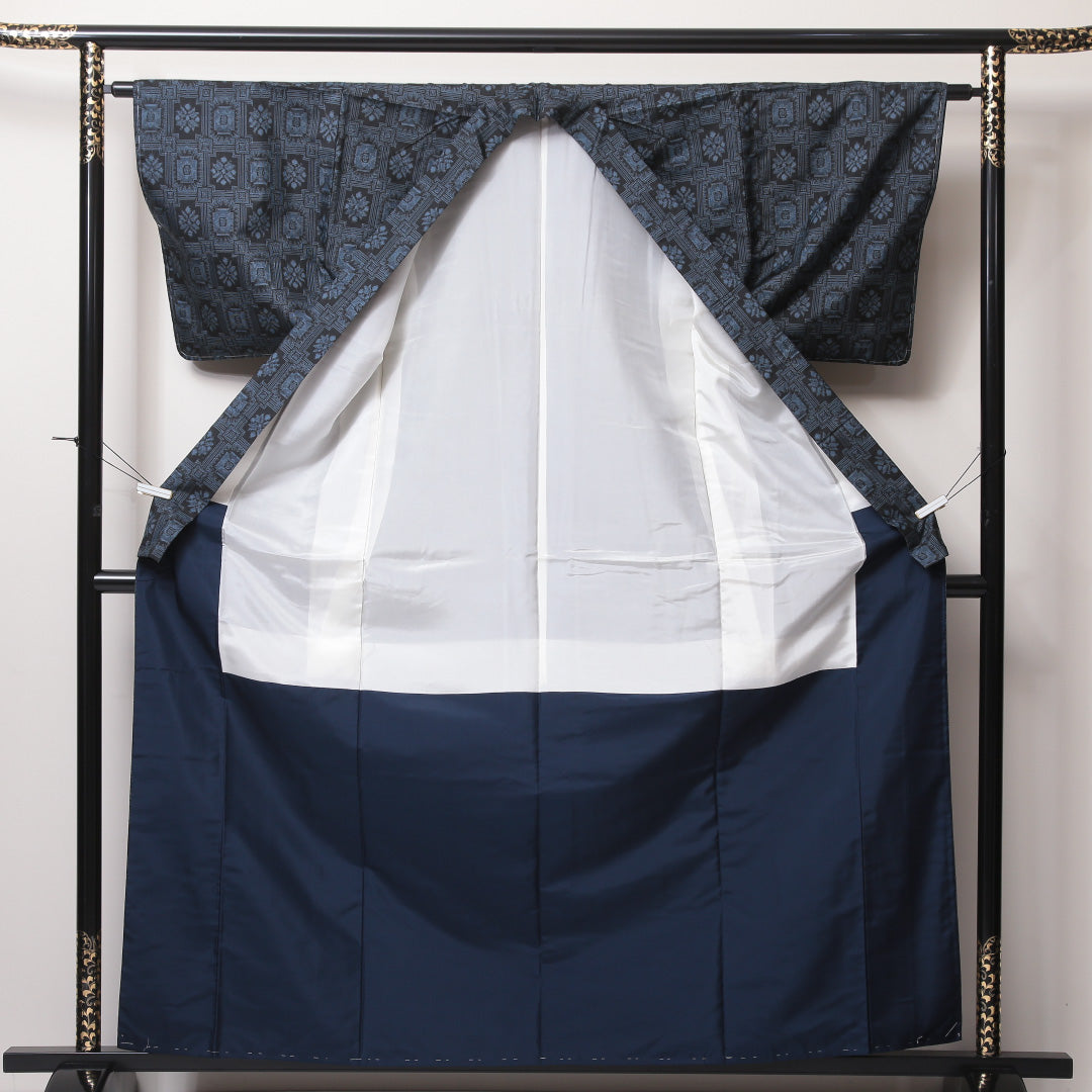 紬(村山大島紬) アンサンブル 袷 身丈162cm 裄丈62cm 正絹 Sランク Lサイズ 広衿 インフォーマル 創作柄 証紙 しつけ糸 紺系 1216-03529