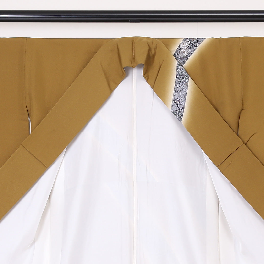 訪問着 袷 身丈163cm 裄丈65cm 正絹 賢三 Sランク Lサイズ 広衿 セミフォーマル 唐草華文 牡丹 蘇州刺繍 作家物 落款 茶系 黄系 1212-04473