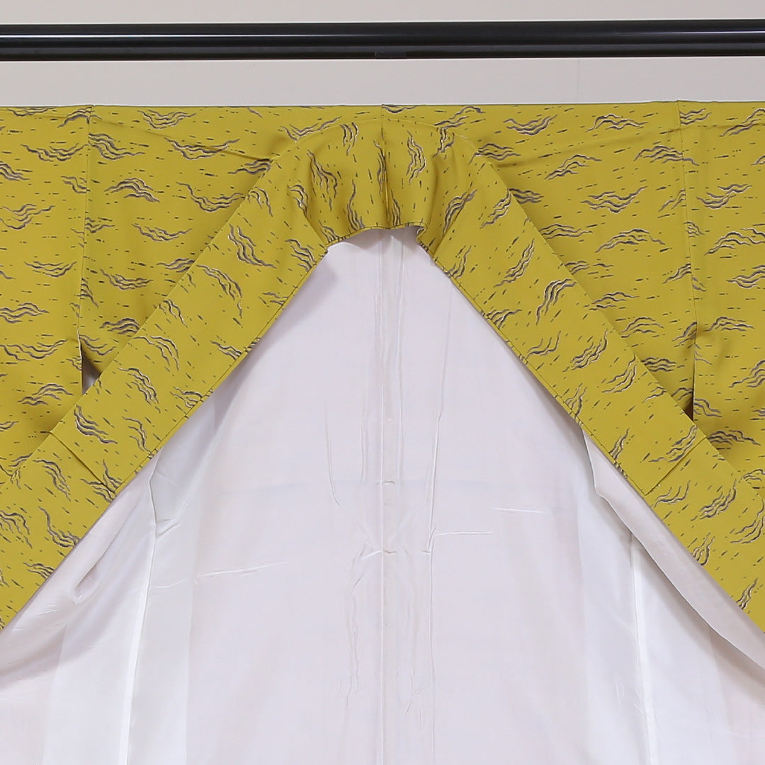 小紋 袷 身丈161cm 裄65cm 黄系 山 モダン 正絹 Aランク 1215-01803-3423