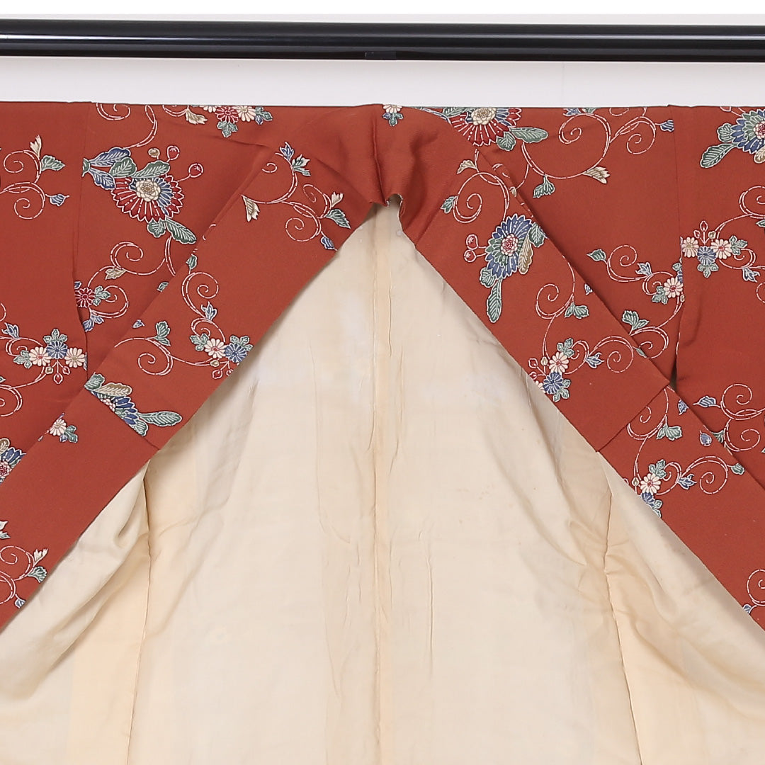 小紋 袷 身丈154cm 裄丈63cm 正絹 Bランク Sサイズ 広衿 インフォーマル ちりめん 唐菊 牡丹 朱系 1215-01894