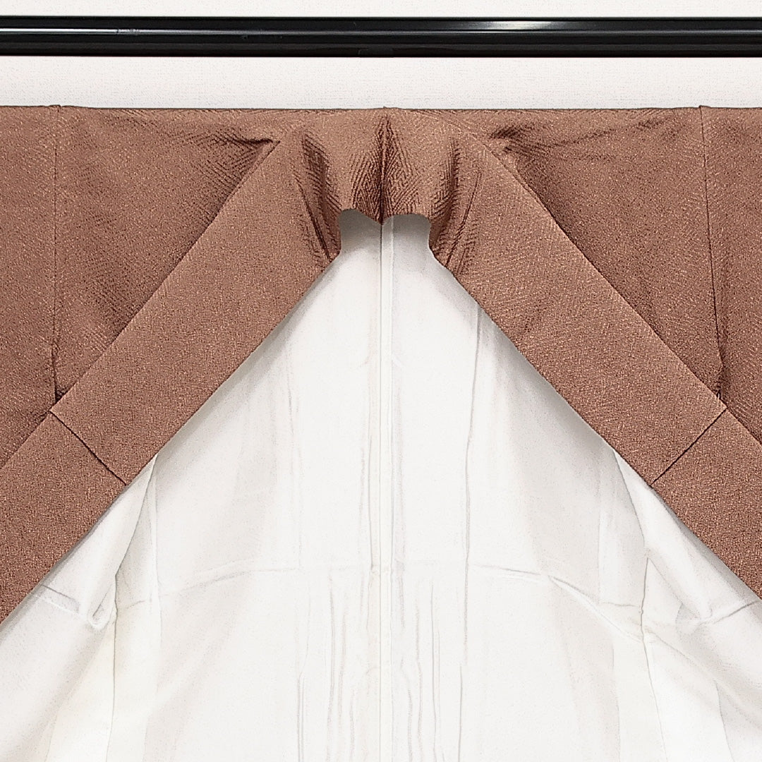 未使用品 江戸小紋 (鮫) 袷 身丈156cm 裄丈64cm 正絹 Nランク 一つ紋 (五三桐) 紋意匠 (紗綾形) セミフォーマル 広衿 Mサイズ 伊勢型 型染め しつけ糸 茶系 M4 1220-14056