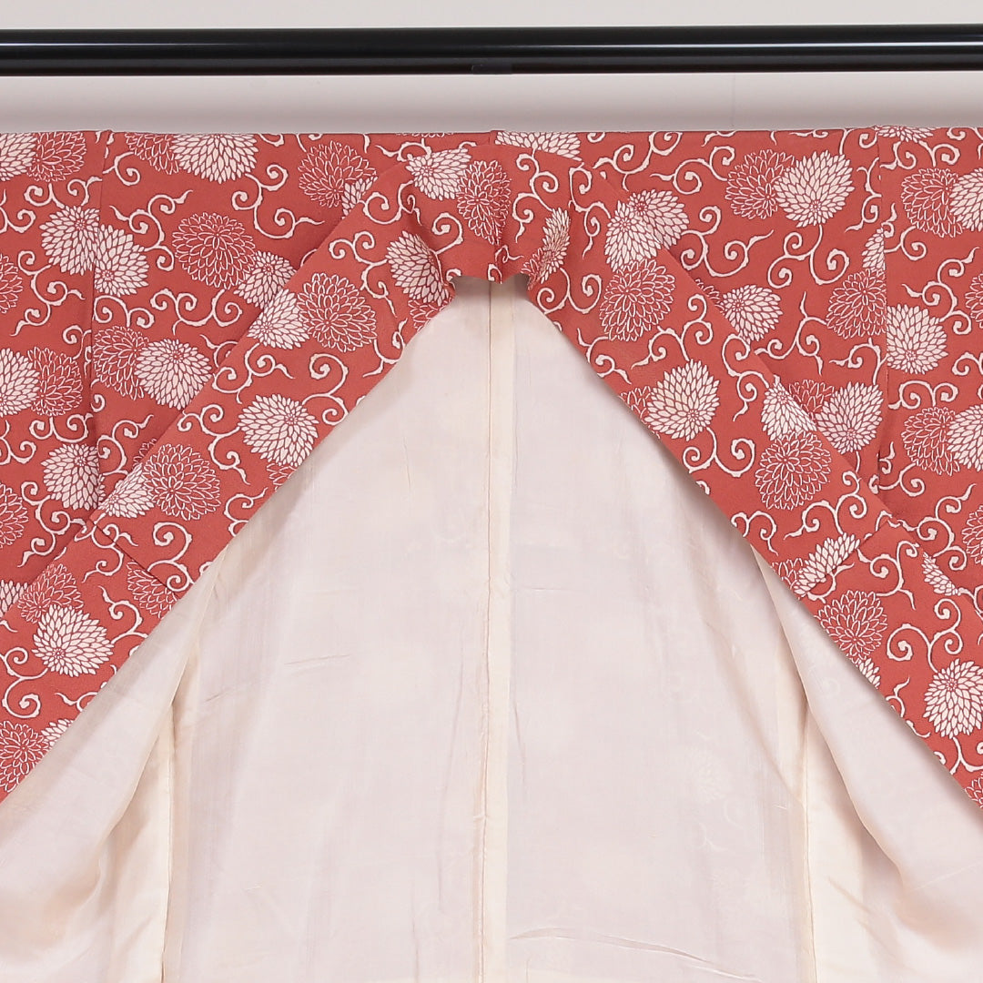 小紋 袷 身丈153cm 裄丈63cm 正絹 Sランク Sサイズ 広衿 インフォーマル ちりめん 唐草 菊 朱系 1215-01729