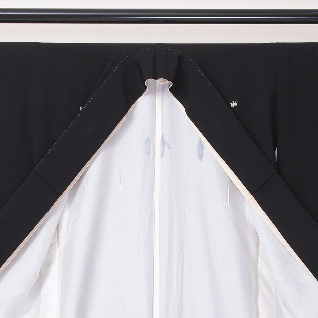 黒留袖 五つ紋 五七桐 身丈158cm 裄丈61.5cm Aランク 正絹 袷 比翼 広衿 M アラベスク 雪輪 金銀糸 フォーマル 黒系 1211-F0232