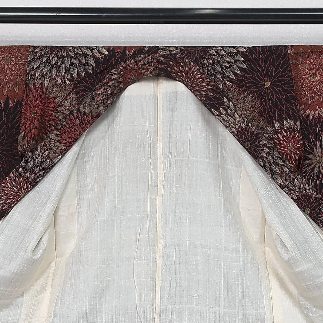 アンティーク 小紋 袷 身丈146cm 裄丈63cm 正絹 Aランク バチ衿 XSサイズ 菊 黒系 M4 1221-12036