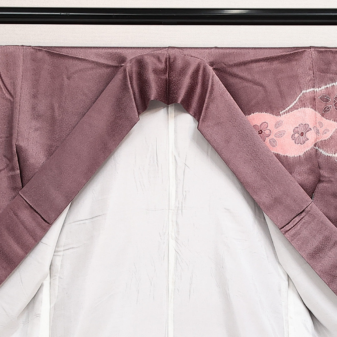 訪問着 袷 身丈157cm 裄丈63cm 正絹 Sランク 紋意匠 (紗綾形) セミフォーマル 広衿 Mサイズ 辻が花調 花柄 紫系 RP 1217-14010