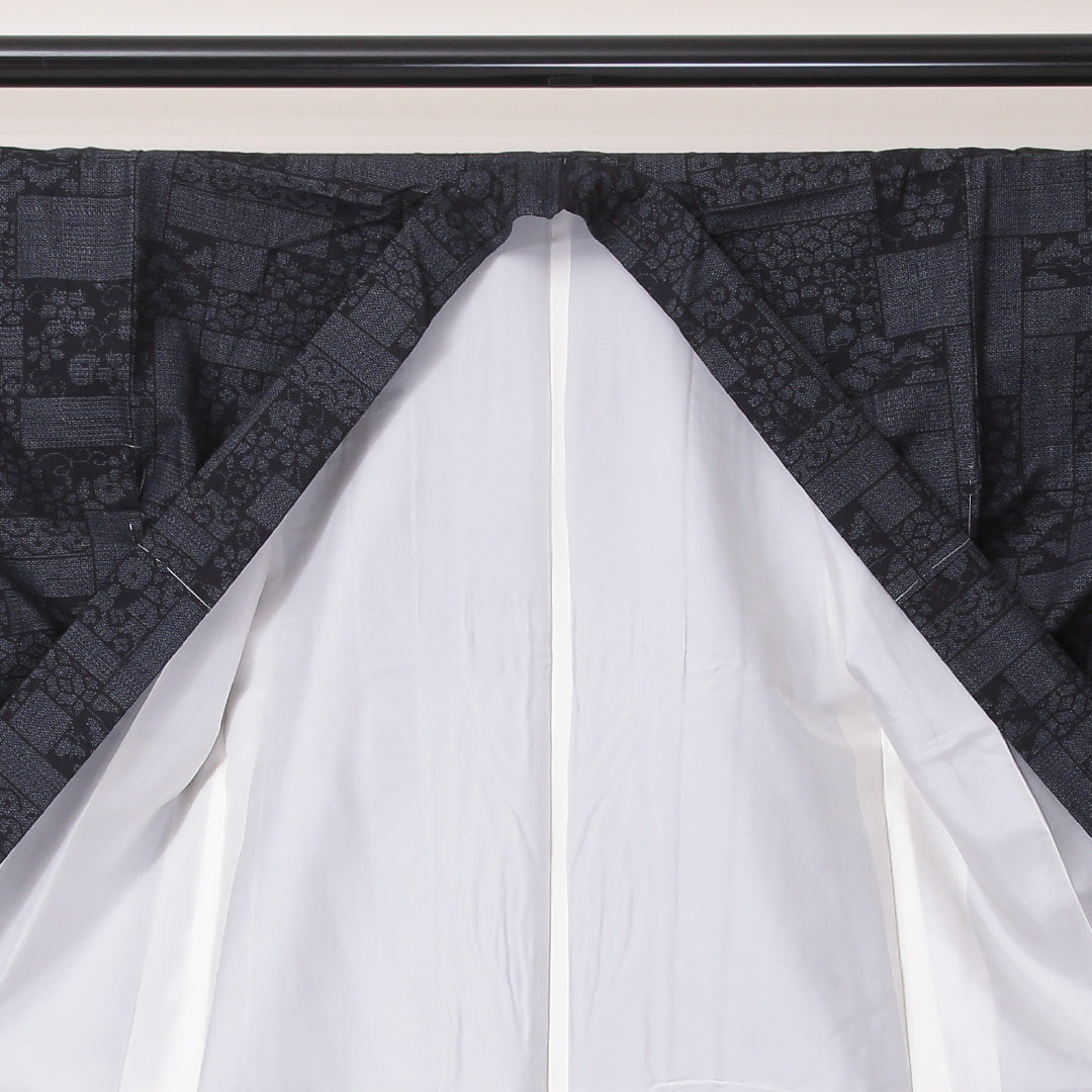 紬 袷 身丈160cm 裄丈62cm 正絹 Aランク Lサイズ バチ衿 カジュアル 十字亀甲 創作柄 紺系 1216-03563