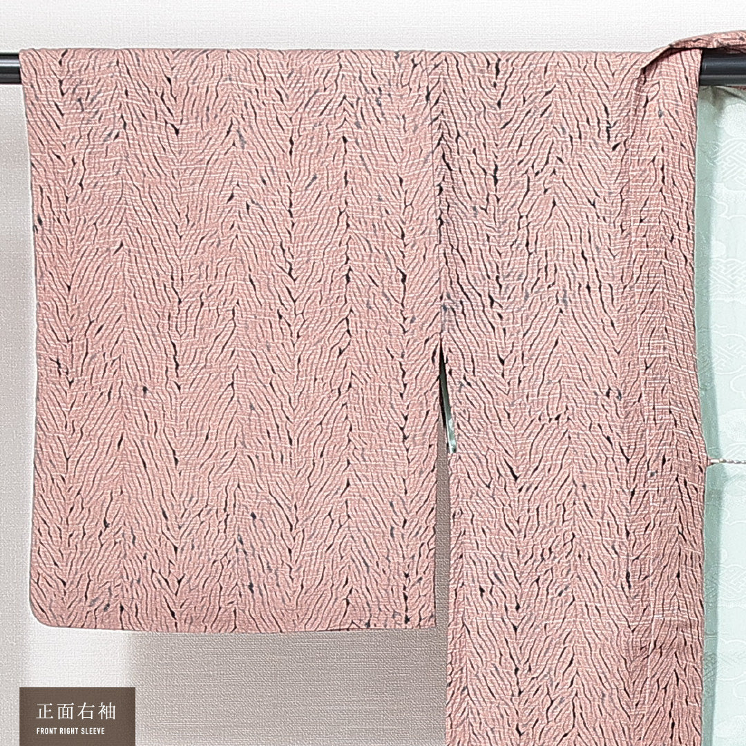 羽織 袷 身丈81cm 裄丈63cm 正絹 Bランク カジュアル Sサイズ 紐あり 創作柄 ピンク系 M4 1232-14694