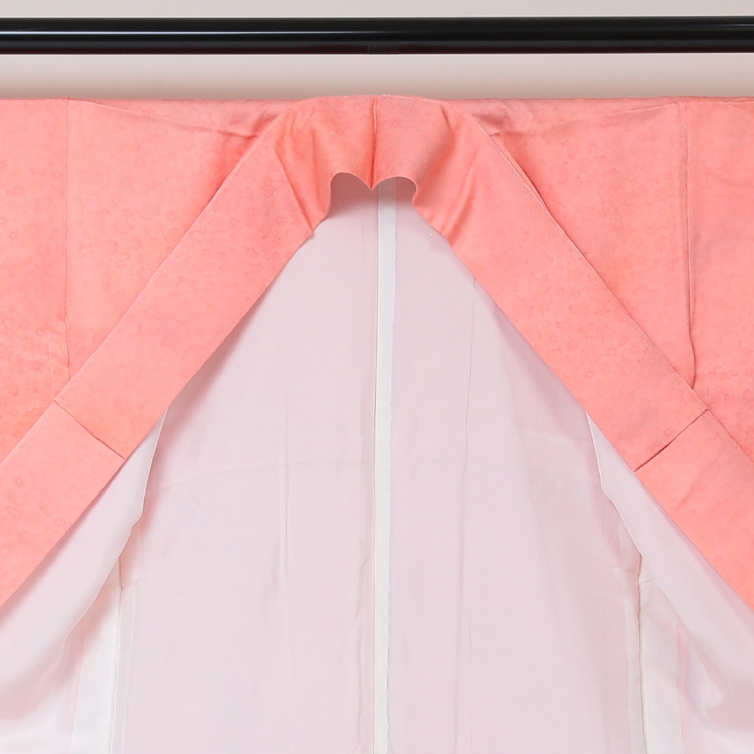 色無地 袷 身丈161cm 裄丈65cm 正絹 Sランク Lサイズ 広衿 一つ紋(蔦) セミフォーマル 紋意匠 花柄 ぼかし染 しつけ糸 ピンク系 1214-05131