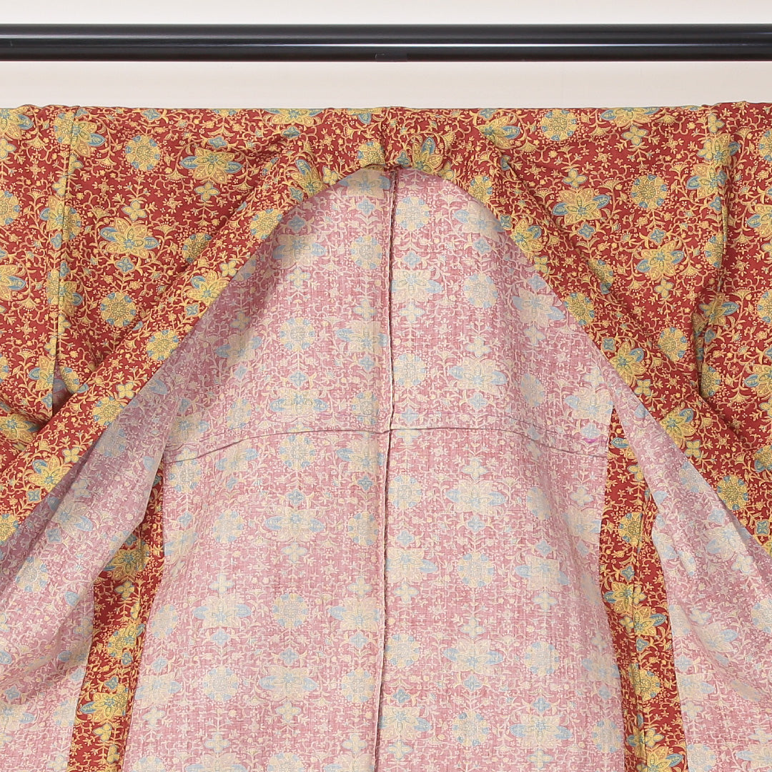 洗える着物 ウールの紬 単衣 身丈152cm 裄丈64cm ウール Sランク カジュアル バチ衿 Sサイズ 肩当て 宝相華 赤系 RP 1223-03452