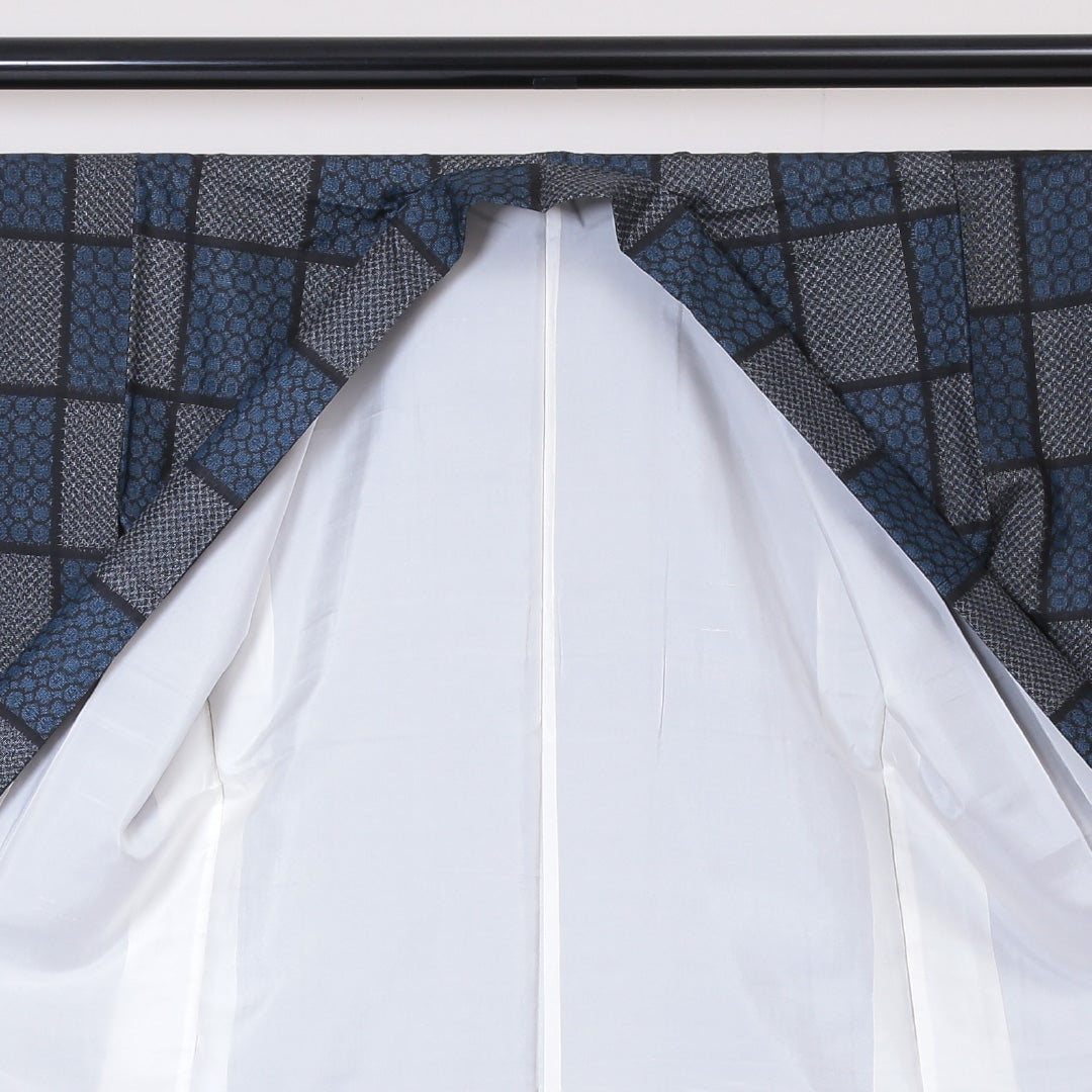 紬 袷 身丈154cm 裄丈60cm 正絹 Sランク Sサイズ バチ衿 カジュアル 市松 黒系 1216-03244