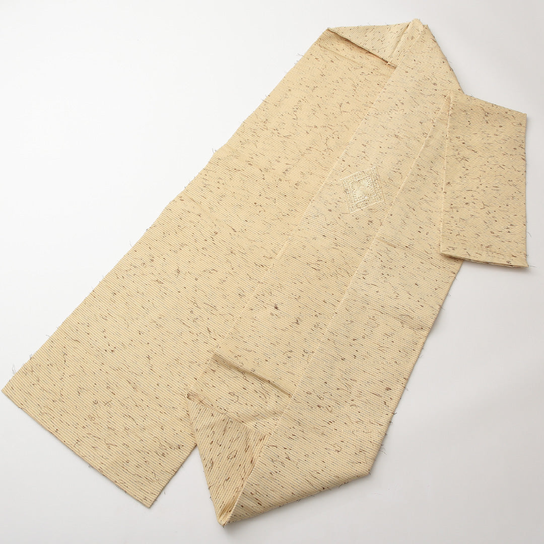 名古屋帯 紬地 ポイント柄 帯丈354cm カジュアル Aランク 正絹 汕頭刺繍 花菱 ひげ紬 クリーム系 1224-02153